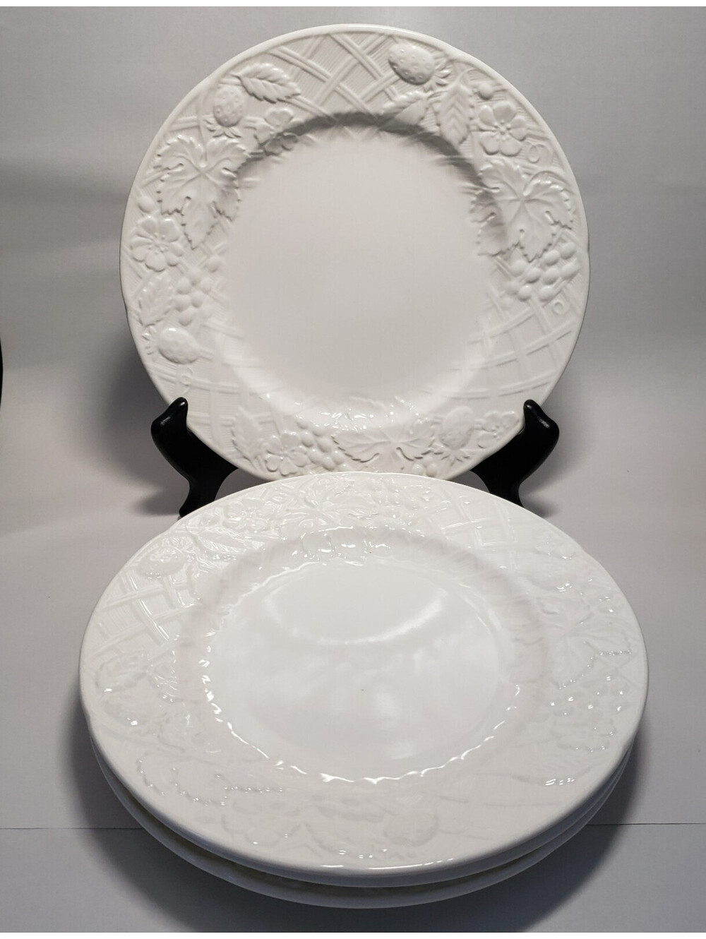 Mikasa English Countryside White DP900 Salad Plates 8 1/4" QTY 4